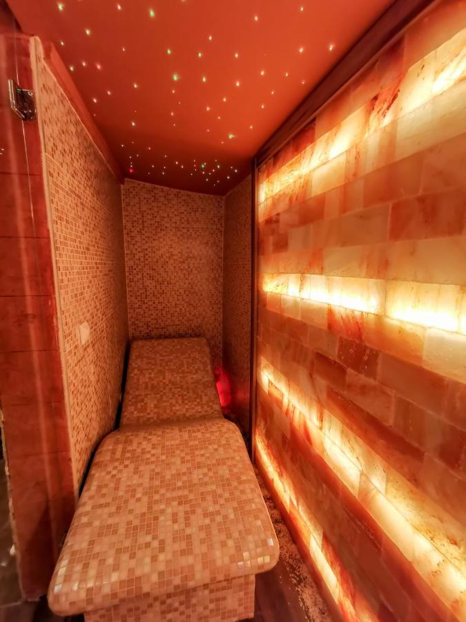 Appartamento Spa Apartman Red Passion Belgrado Esterno foto