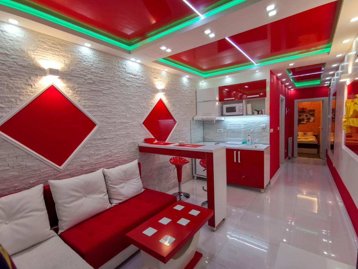 Appartamento Spa Apartman Red Passion Belgrado Esterno foto