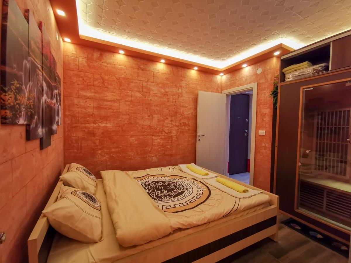 Appartamento Spa Apartman Red Passion Belgrado Esterno foto