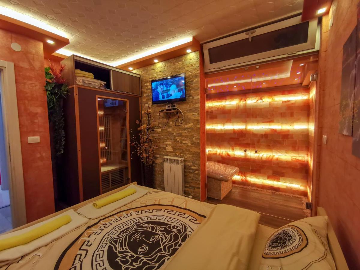 Appartamento Spa Apartman Red Passion Belgrado Esterno foto