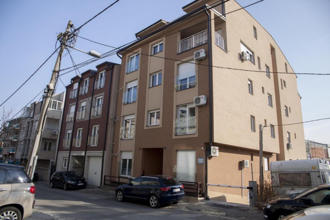 Appartamento Spa Apartman Red Passion Belgrado Esterno foto
